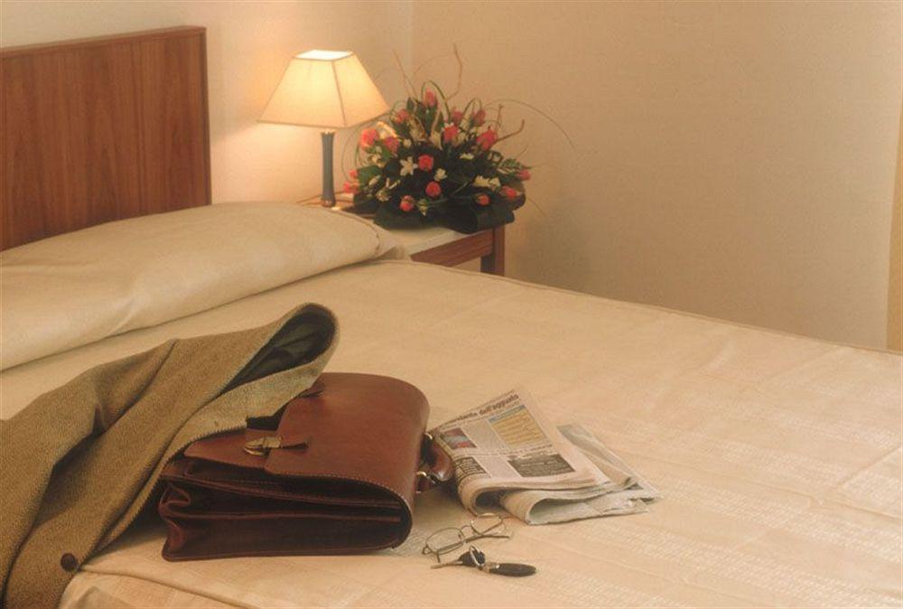 Europa Palace Hotel Месина Екстериор снимка